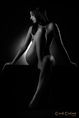 Shooting femme nue assise